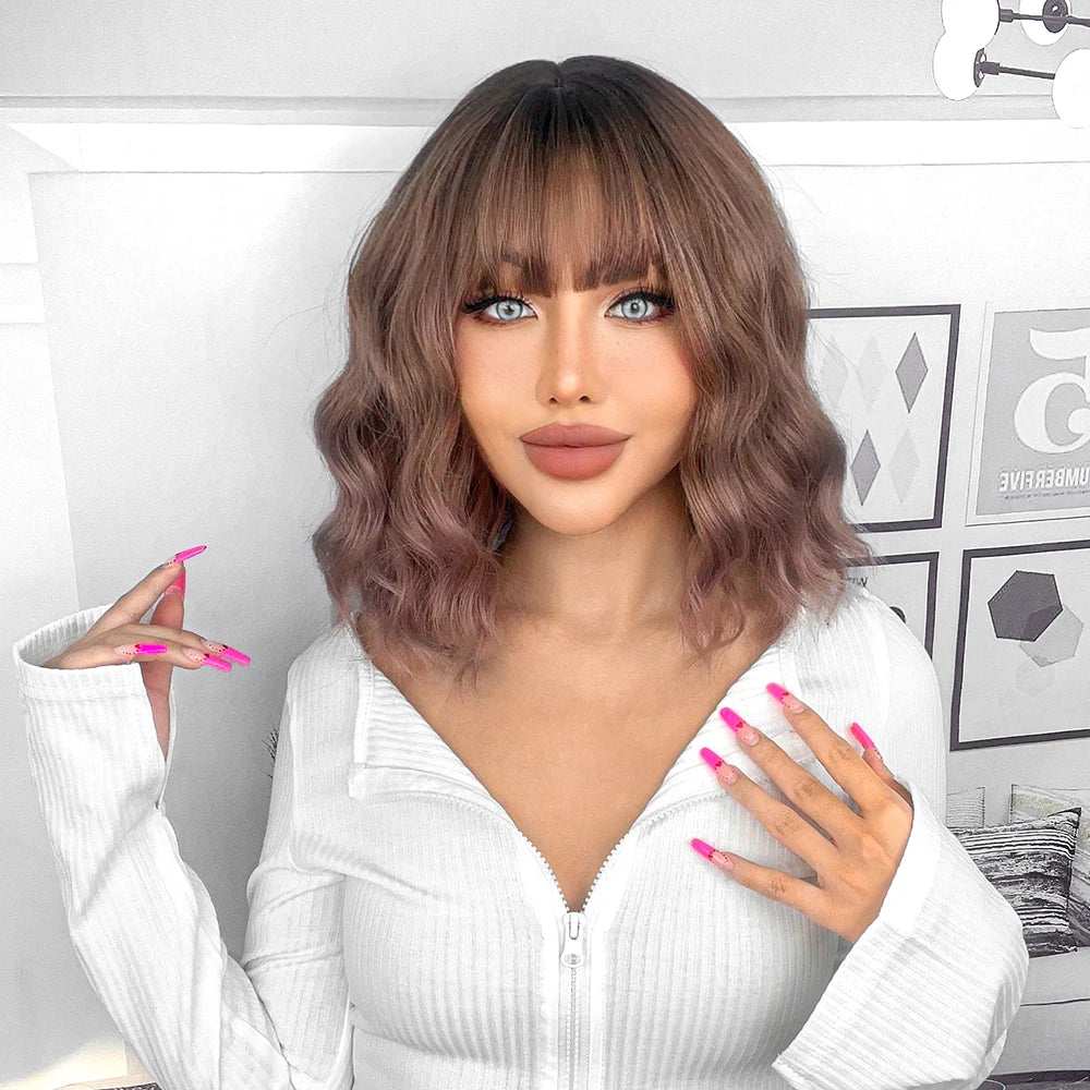 Ainizi Short Wave Daily Female Wigs Heat Resistant Ombre Brown Mixed Platinum High Density Machine Made Synthetic Wig with Bangs