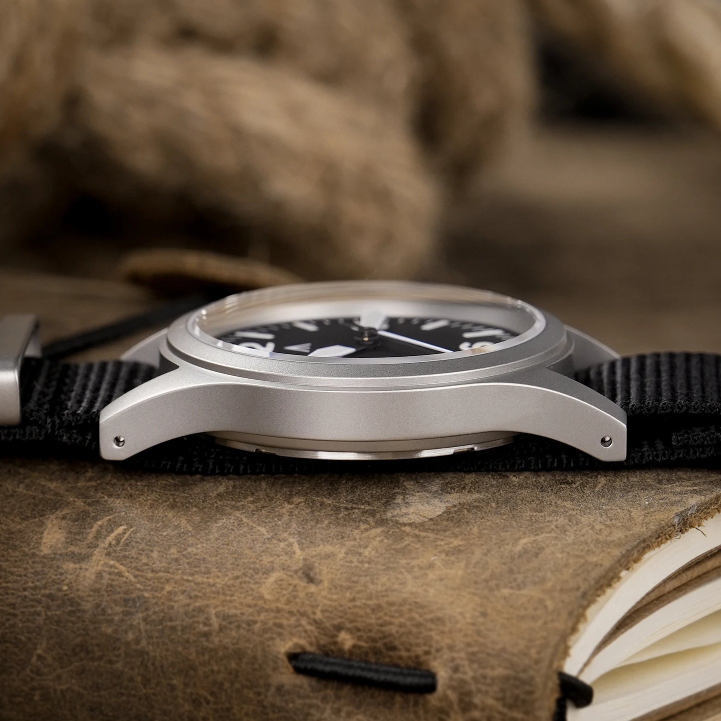 Militado New ML05 Sweep Seconds Movement VH31 Sapphire Super-LumiNova BGW9 High Transparency AR Coated 38mm Vintage Watches