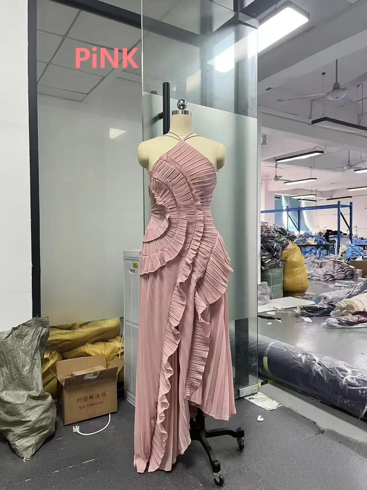 Elegant Purple Halter A Line Prom Gowns Ruffles Tiered Backless Party Gown Summer Vacation Chiffon Long Evening Dress