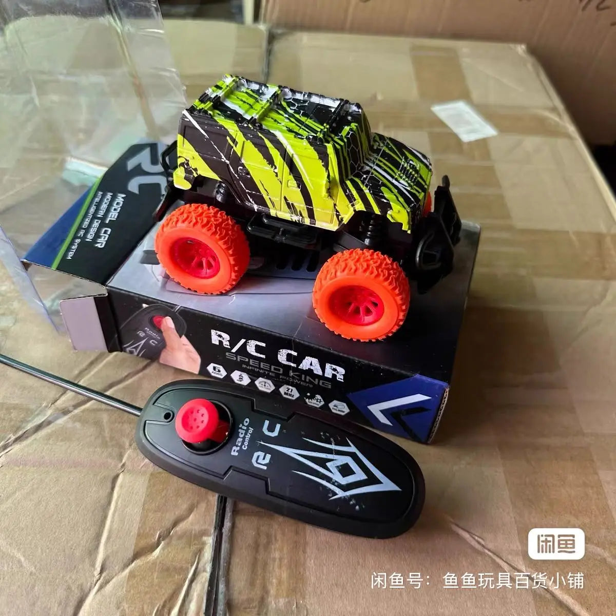 RC Cars for Kids, Double Sided Drawing Remote Control Car with 2 Remotes Battery Powered Graffiti Off-road Vehicle Toy